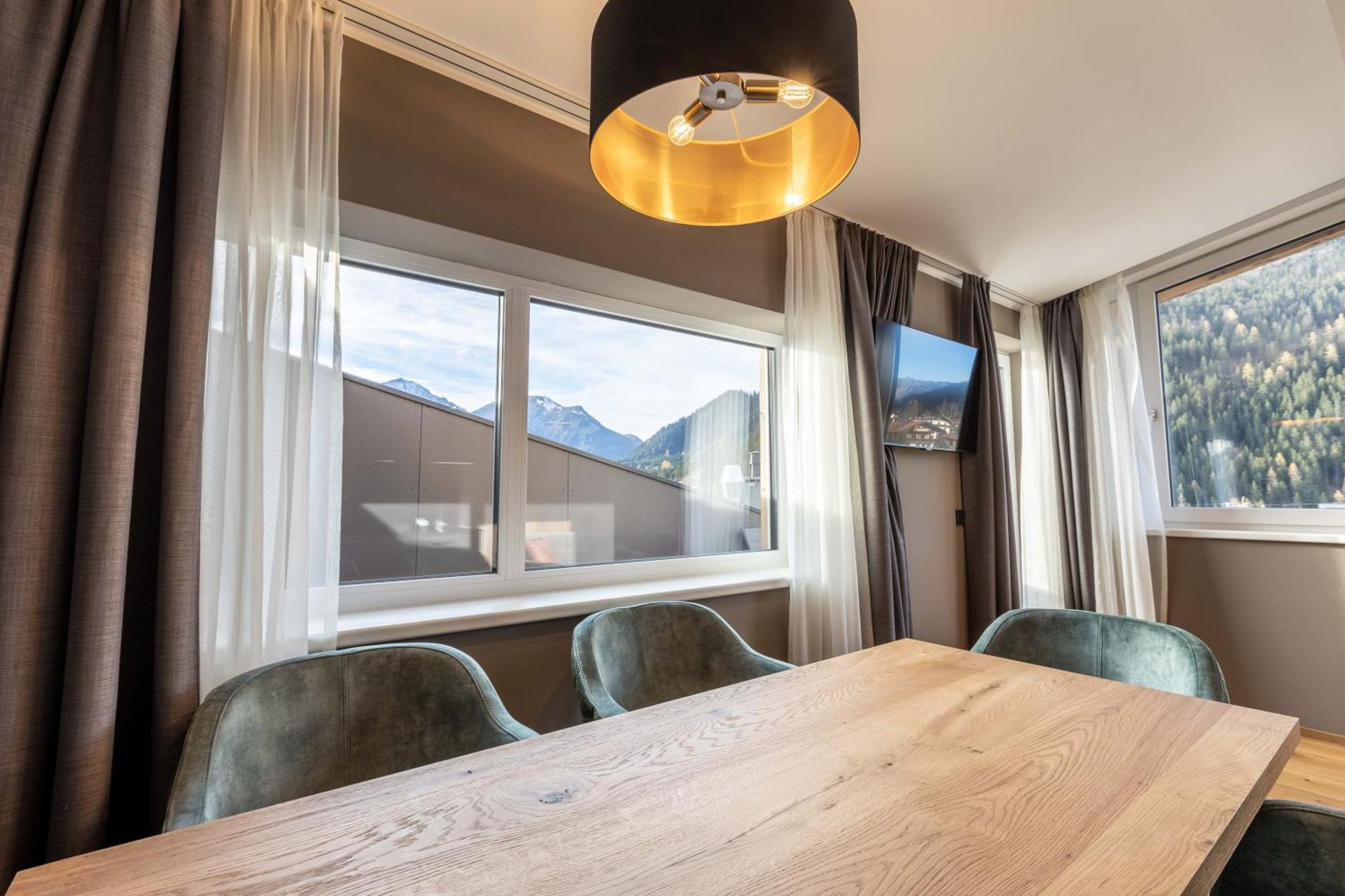 Zugspitz Residence Ehrwald Ruang foto